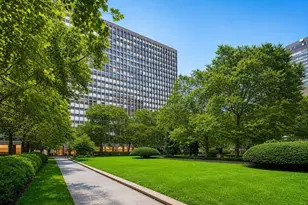 300 E 33rd St, New York City, NY 10016 - Photo 11