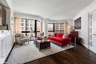 200 E 61st St, New York City, NY 10065 - Photo 1