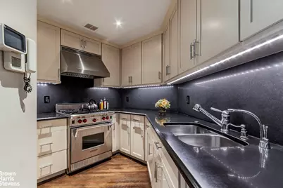 200 E 61st Street #12CD, New York City, NY 10065 - Photo 5