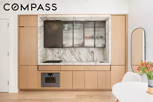 135 E 47th St, New York City, NY 10017 - Photo 3