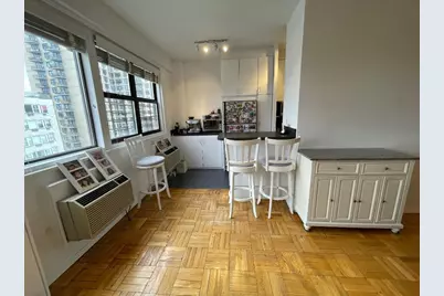 240 E 76th Street #17H, New York City, NY 10021 - Photo 5