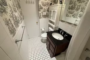240 E 76th St, New York City, NY 10021 - Photo 21