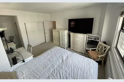 240 E 76th Street #17H, New York City, NY 10021 - Photo 17
