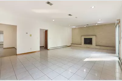 735 Woodrow Road, New York City, NY 10312 - Photo 21