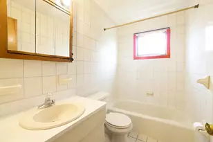 735 Woodrow Rd, New York City, NY 10312 - Photo 11