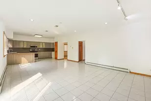 735 Woodrow Rd, New York City, NY 10312 - Photo 23