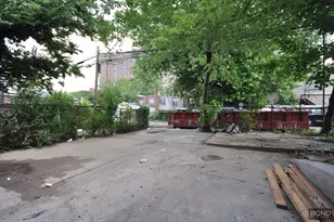 135 E 46th St, New York City, NY 11203 - Photo 9