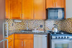 69 W 9th St, New York City, NY 10011 - Photo 7