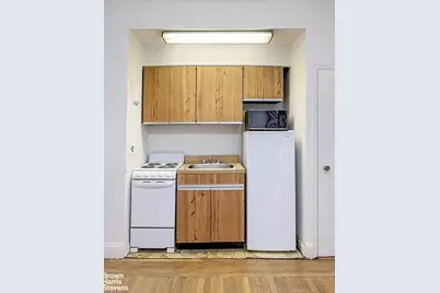 325 W 45th Street #108, New York City, NY 10036 - Photo 3