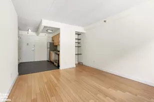 516 W 47th St, New York City, NY 10036 - Photo 3