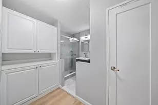 301 E 62nd St, New York City, NY 10065 - Photo 7