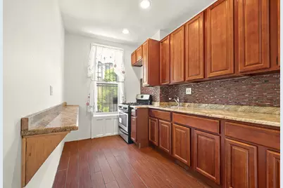 567 Lexington Avenue, New York City, NY 11221 - Photo 5