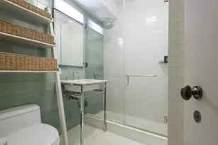 211 E 51st St, New York City, NY 10022 - Photo 7