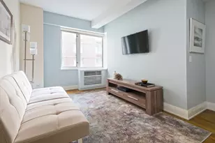 211 E 51st St, New York, NY 10022 - Photo 3