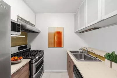 2250 Broadway #5L, New York City, NY 10024 - Photo 5