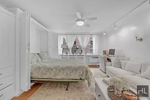 315 E 70th St, New York City, NY 10021 - Photo 3