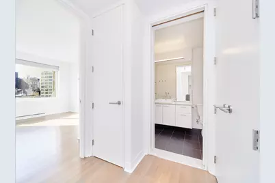 200 E 11th Street #1201, New York, NY 10003 - Photo 7