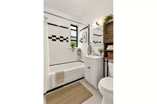 918 E 14th St, New York City, NY 11230 - Photo 15