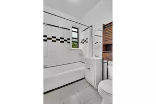 918 E 14th St, New York City, NY 11230 - Photo 1