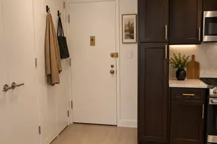 305 E 40th St, New York City, NY 10016 - Photo 7