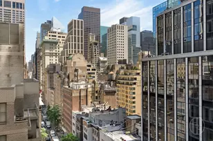 77 W 55th St, New York City, NY 10019 - Photo 5