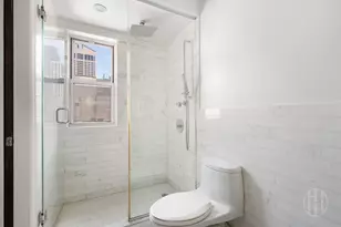 77 W 55th St, New York City, NY 10019 - Photo 9