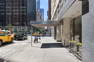 77 W 55th St, New York City, NY 10019 - Photo 15