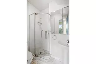 435 E 76th St, New York City, NY 10021 - Photo 11