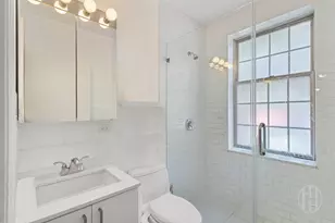 200 E 35th St, New York, NY 10016 - Photo 7