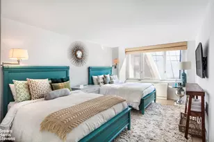 322 W 57th St, New York City, NY 10019 - Photo 5