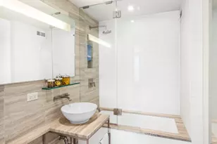 322 W 57th St, New York City, NY 10019 - Photo 7