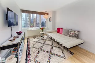 322 W 57th St, New York City, NY 10019 - Photo 3