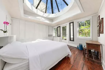 264 W 12th Street, New York City, NY 10014 - Photo 9