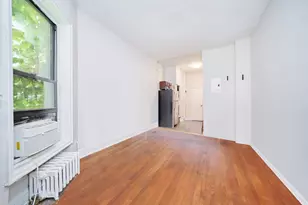 331 W 43rd St, New York City, NY 10036 - Photo 3