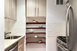 310 E 46th St, New York City, NY 10017 - Photo 5