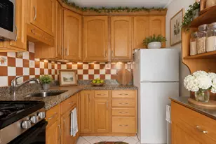 305 E 24th St, New York City, NY 10010 - Photo 3
