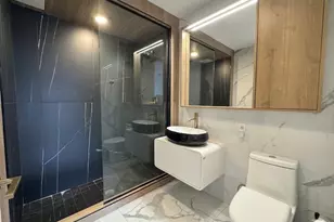 125 Borinquen Pl, New York City, NY 11211 - Photo 7