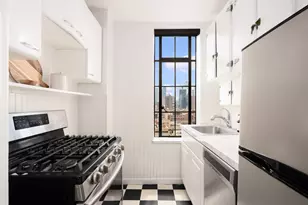 350 W 57th St, New York City, NY 10019 - Photo 5