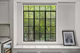 320 E 42nd St, New York City, NY 10017 - Photo 3