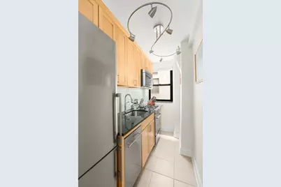 235 E 73rd Street #2H, New York City, NY 10021 - Photo 3