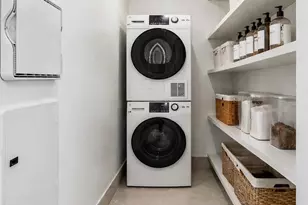 371 Hawthorne St, New York City, NY 11225 - Photo 7