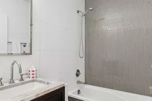 212 E 47th St, New York City, NY 10017 - Photo 5
