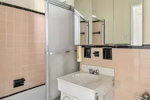 46-01 39th Ave, New York City, NY 11104 - Photo 5