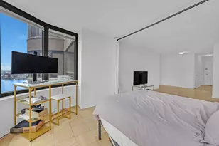 330 E 38th St, New York City, NY 10016 - Photo 9