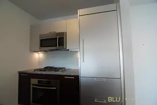 100 Riverside Blvd, New York City, NY 10069 - Photo 5