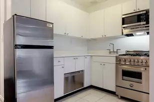 255 W 14th St, New York City, NY 10011 - Photo 3