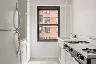 385 Grand St, New York, NY 10002 - Photo 5