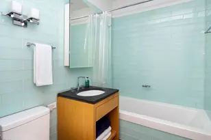 310 W 52nd St, New York City, NY 10019 - Photo 11