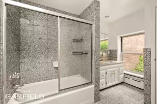 410 E 50th St, New York City, NY 00000 - Photo 19