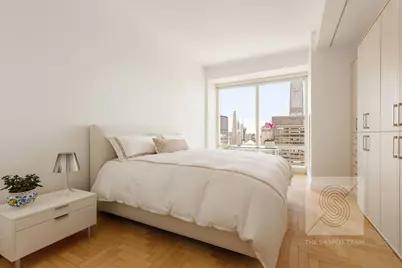 845 United Nations Plaza #61D, New York, NY 10017 - Photo 9